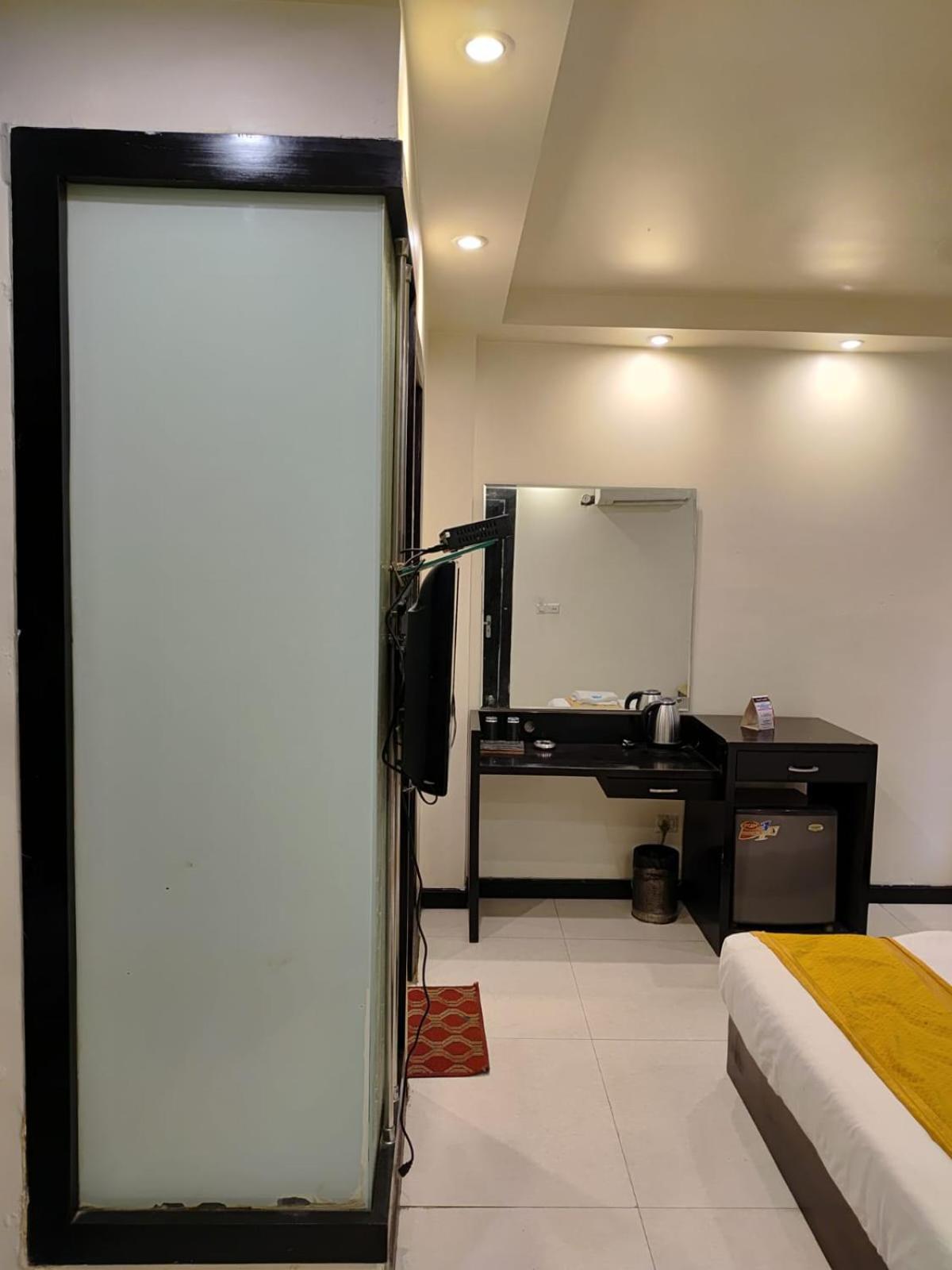 Hotel Paschim Vihar Delhi  Esterno foto
