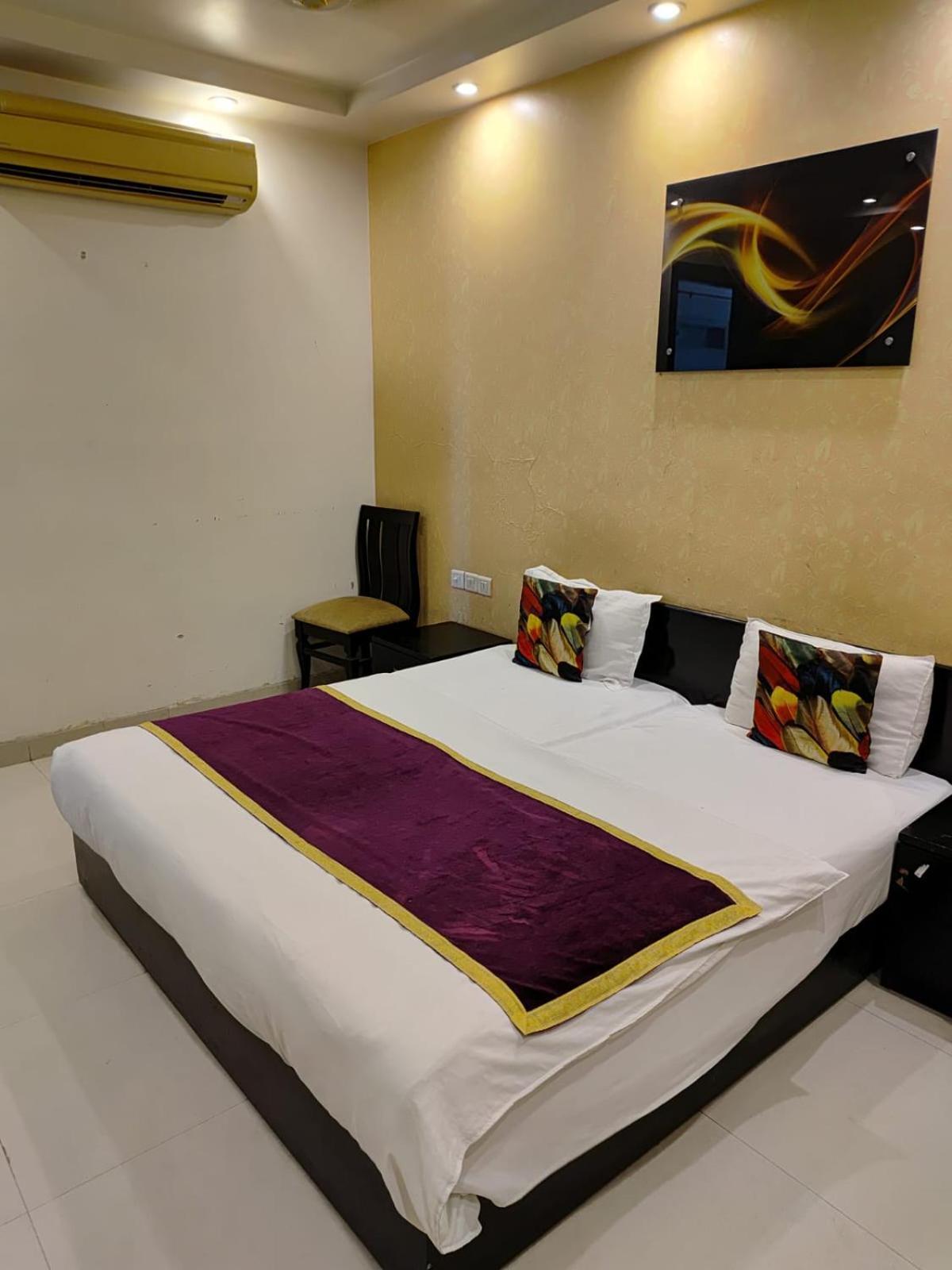 Hotel Paschim Vihar Delhi  Esterno foto